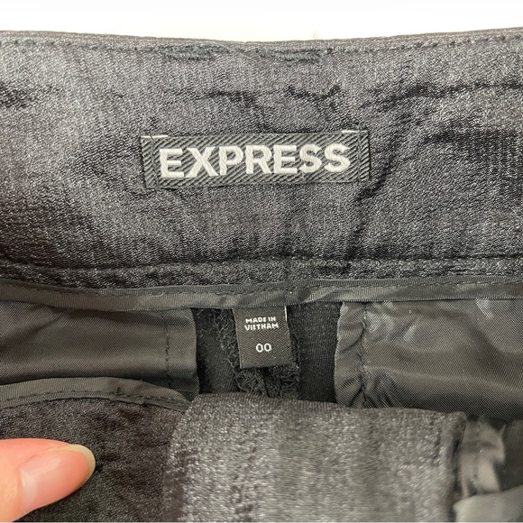 EXPRESS Black Satiny Shimmery Pleated Shorts, Party/Dressy/Formal - Picture 3 of 8